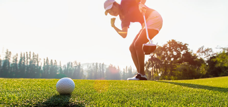 golfer celebrating putt